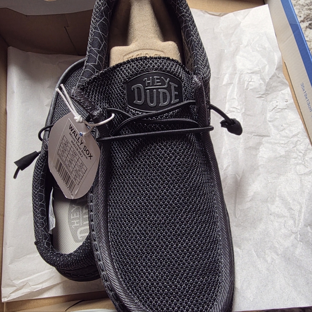 Hey Dude Wally Sox Black Unisex Shoes-Men's Size 7/Women's Size 9. Casual Wear